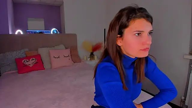 Laura Leee online show from December 12, 2024, 9:19 am