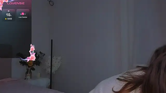 Laura Leee online show from December 23, 2024, 9:38 am