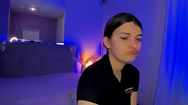 Laura Leee online show from May 10, 2026, 5:34 am
