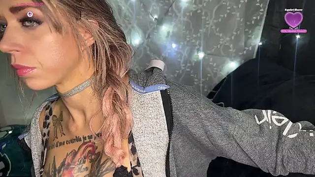 VeronicaRonnieTaylor online show from November 3, 2025, 2:51 pm