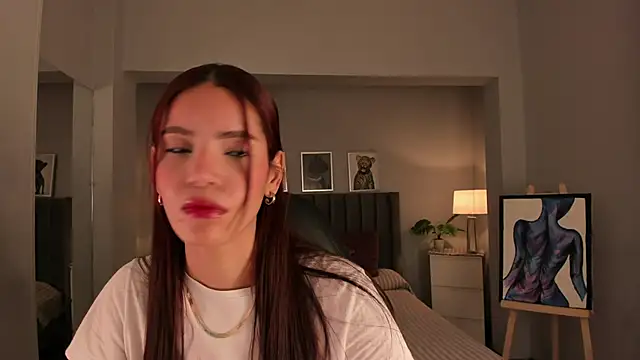 Madie  collins online show from December 6, 2024, 2:28 pm
