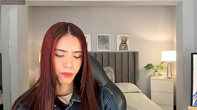 Madie  collins online show from December 22, 2024, 11:54 am