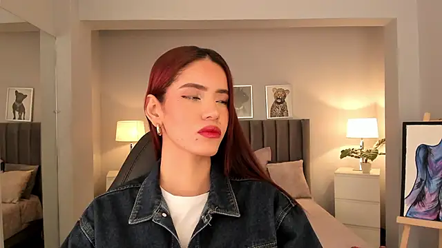 Madie  collins online show from January 4, 2025, 11:43 am