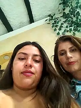 Snapshot of DULCE__26 chatting on February 19, 2025, 8:52 pm DULCE  26 online show from February 19, 2025, 8:52 pm