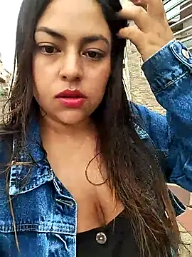 Snapshot of DULCE__26 chatting on March 5, 2025, 12:11 pm DULCE  26 online show from March 5, 2025, 12:11 pm