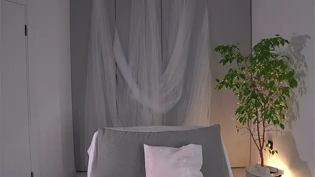 lorrie love story online show from November 16, 2025, 7:03 am