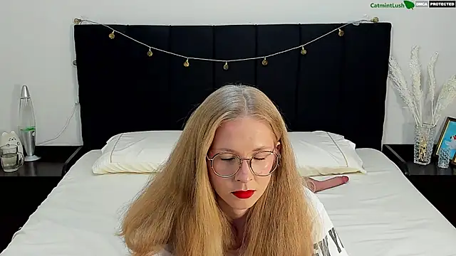 CatmintLush online show from June 24, 2026, 11:37 pm