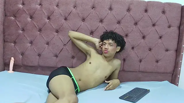 jony honey online show from January 4, 2025, 1:42 pm