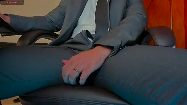 MrLonely02 online show from February 14, 2025, 1:18 pm