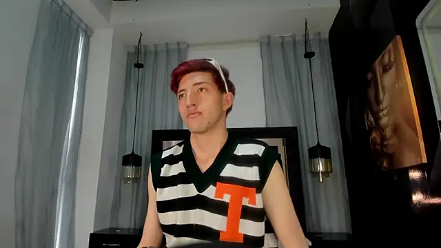 Un Slutty online show from February 4, 2025, 7:33 pm
