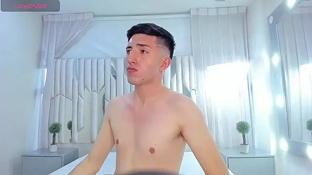 Un Slutty online show from March 3, 2025, 10:31 pm