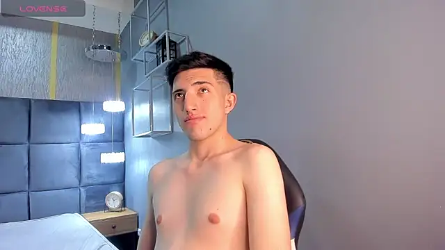 Un Slutty online show from March 7, 2025, 7:38 pm