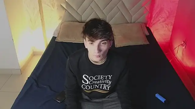 MaxHeat  online show from January 28, 2025, 7:21 pm