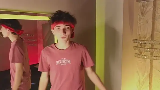 MaxHeat  online show from February 4, 2025, 7:33 pm