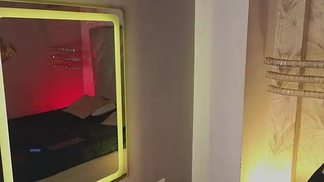 MaxHeat  online show from February 5, 2025, 6:37 pm