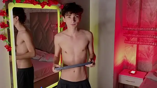 MaxHeat  online show from March 4, 2025, 7:43 pm