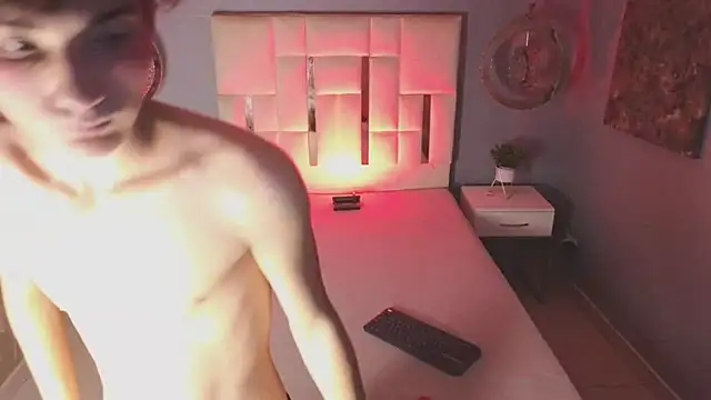 MaxHeat  online show from March 12, 2025, 7:49 pm