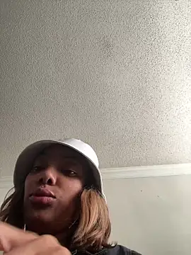 butterflybootyy online show from December 3, 2024, 8:39 pm