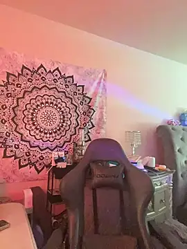 butterflybootyy online show from December 6, 2024, 5:00 pm