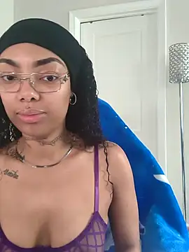 butterflybootyy online show from May 16, 2026, 12:26 pm
