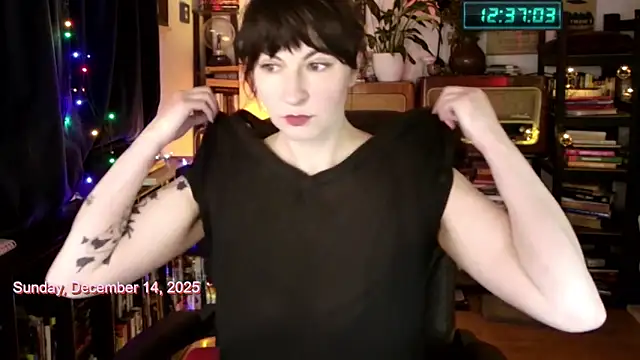 404girlnotfound online show from December 14, 2025, 11:37 am