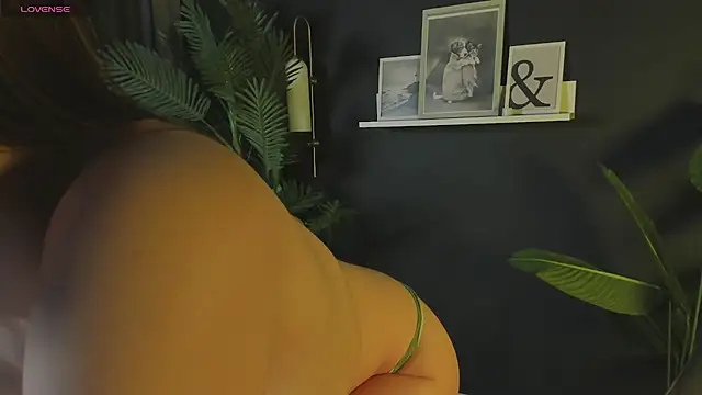 Chloe Vixen online show from December 12, 2024, 3:16 pm