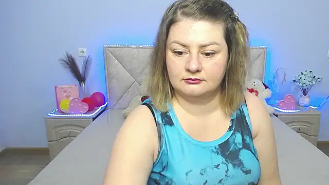 ZannaDreil online show from January 31, 2025, 6:47 pm
