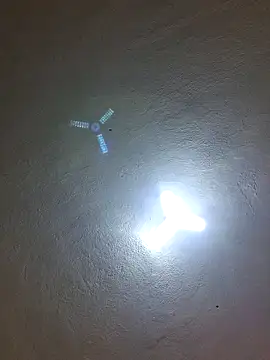 SINUECASTILLO online show from February 28, 2026, 11:11 am