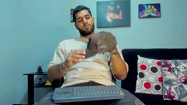 SamirHazard97 online show from December 21, 2024, 2:09 am