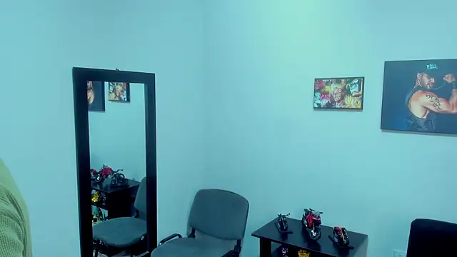 SamirHazard97 online show from January 4, 2025, 9:52 pm