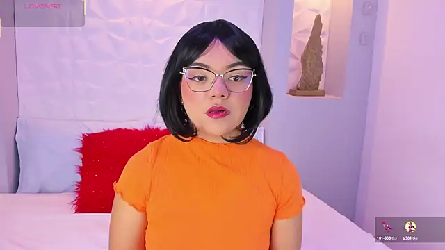 Snapshot of EmilyRouss_ chatting on October 7, 2025, 7:00 pm EmilyRouss  online show from October 7, 2025, 7:00 pm
