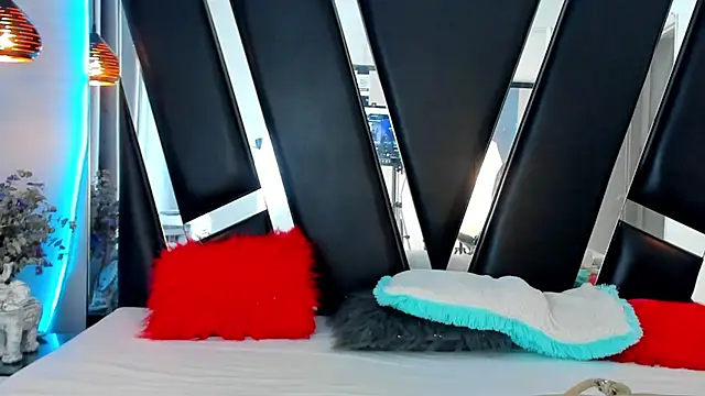 melody suarez online show from December 31, 2024, 7:40 pm