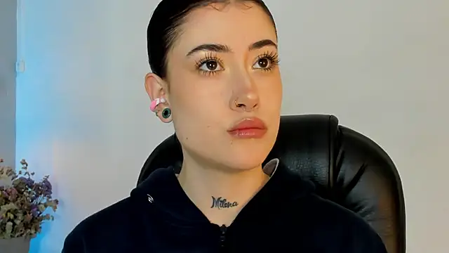 melody suarez online show from January 4, 2025, 7:34 pm