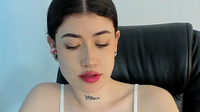 melody suarez online show from January 24, 2025, 2:28 am