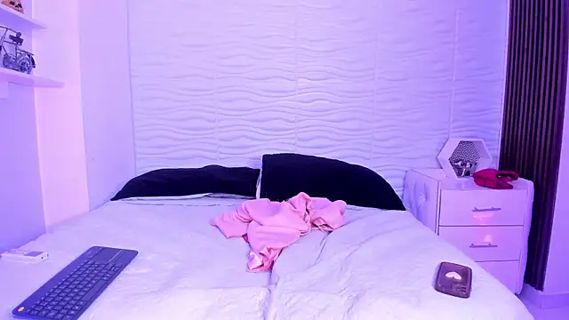 AriannaRouxx online show from September 16, 2025, 5:52 am