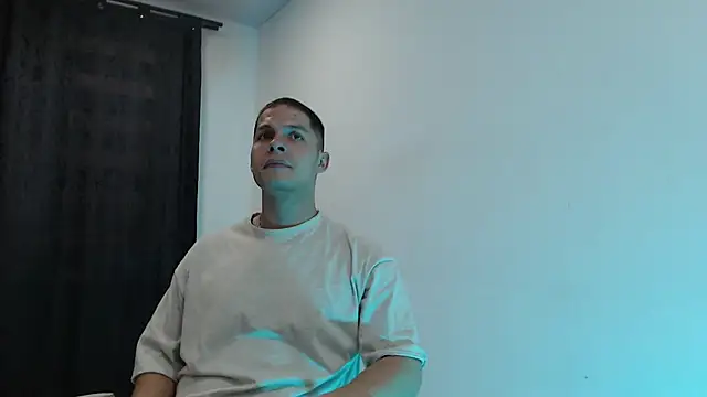 Snapshot of dominick_crawford01 chatting on January 20, 2025, 10:48 pm dominick crawford01 online show from January 20, 2025, 10:48 pm