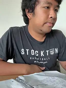 Snapshot of bigasianloads25 chatting on March 17, 2025, 10:06 pm bigasianloads25 online show from March 17, 2025, 10:06 pm