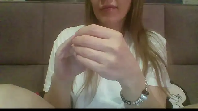 Sladkiegubki online show from November 17, 2025, 7:03 am