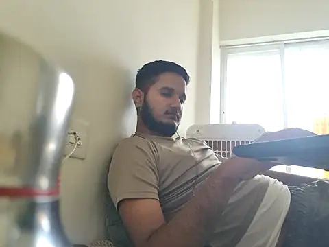 Jonrobinso online show from July 4, 2026, 4:51 am