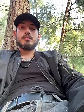 anika lowen02 online show from November 18, 2025, 9:41 pm