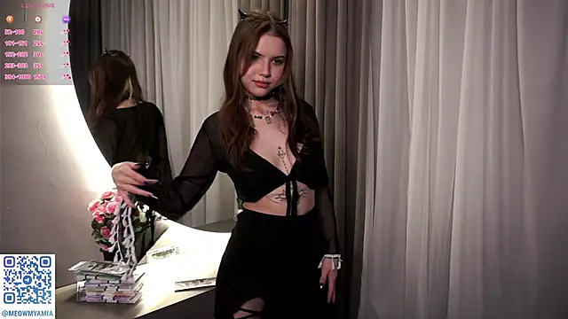 EvelyynLopez online show from December 15, 2024, 9:31 pm