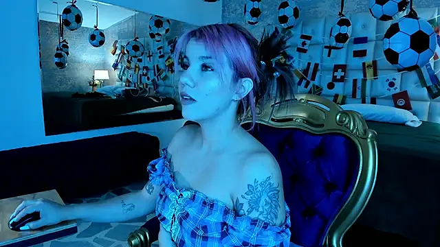 MelaniieRoux online show from July 11, 2026, 7:38 pm