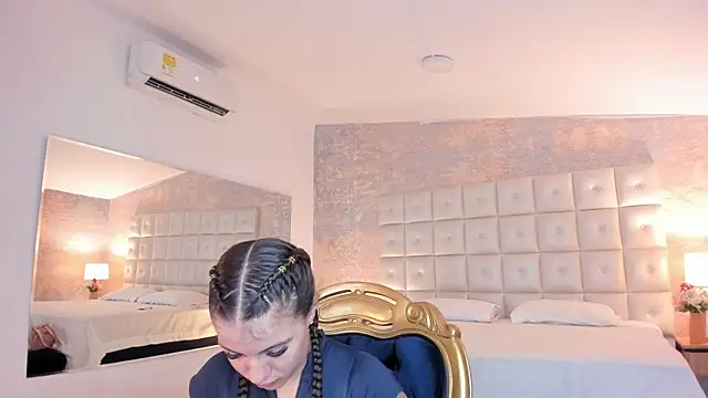 MelaniieRoux online show from August 2, 2026, 12:14 pm