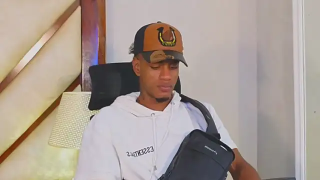 AaronCruz  online show from December 21, 2024, 7:38 pm