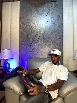 AaronCruz  online show from January 5, 2026, 8:01 pm