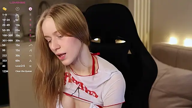 Snapshot of PollyAgata chatting on October 18, 2025, 7:25 pm PollyAgata online show from October 18, 2025, 7:25 pm