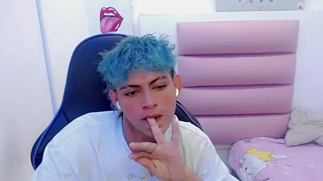 Snapshot of Yosepp_ chatting on January 16, 2025, 3:23 am Yosepp online show from January 16, 2025, 3:23 am