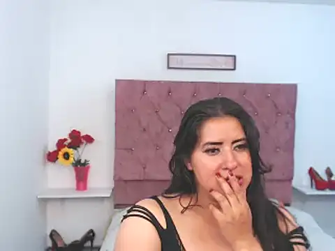 Leslylove26 online show from December 14, 2024, 9:07 am