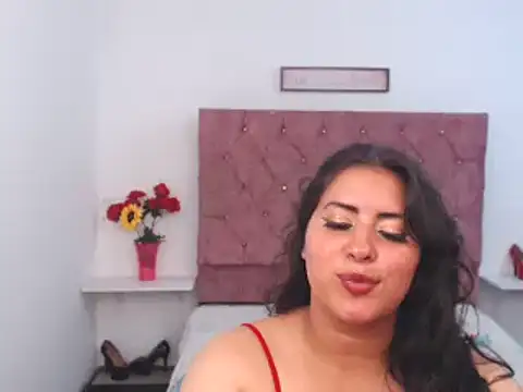 Leslylove26 online show from December 15, 2024, 7:13 am