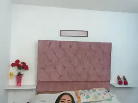 Leslylove26 online show from January 12, 2025, 3:28 am